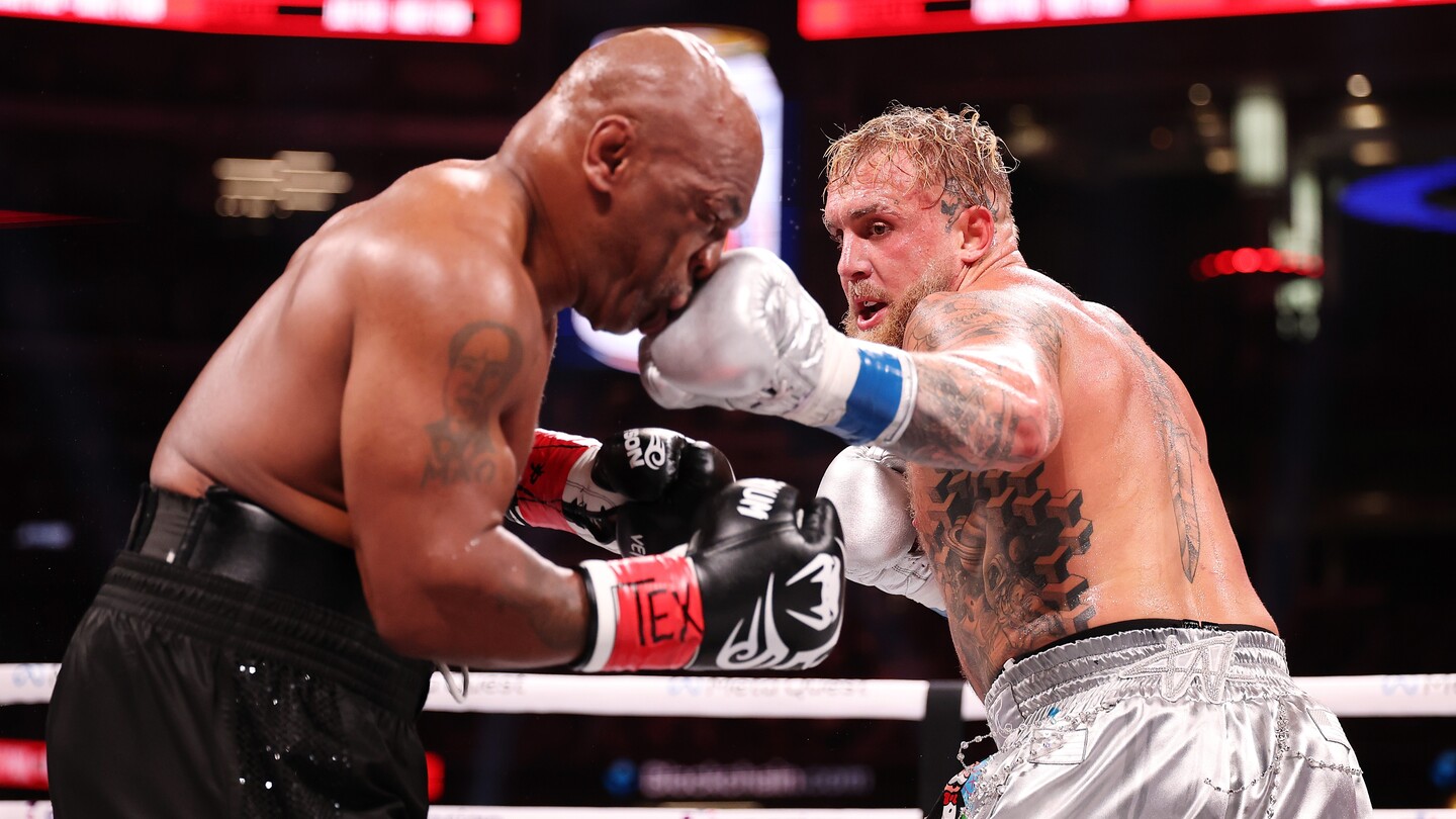 Jake Paul vs Mike Tyson